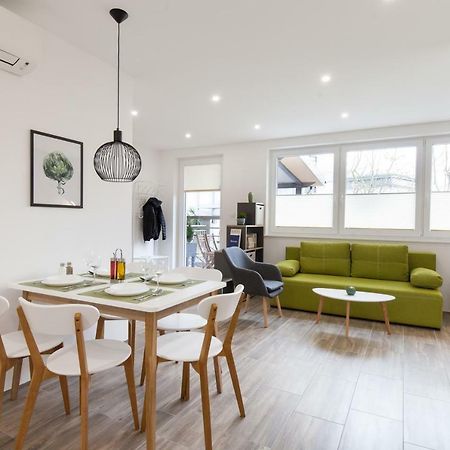 Felix Apartment Tour As ลูบลิยานา ภายนอก รูปภาพ
